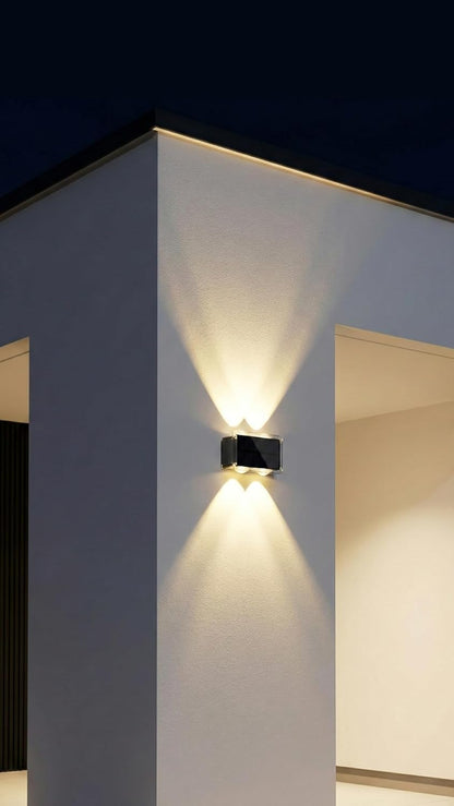 Solar wall light